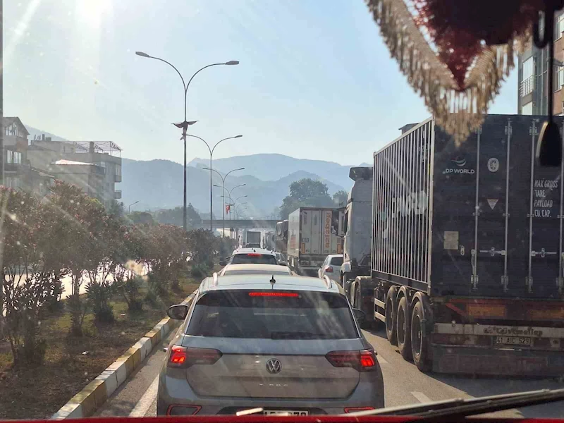 Bilecik’te yangın nedeniyle çevreyolu yeniden trafiğe kapatıldı
