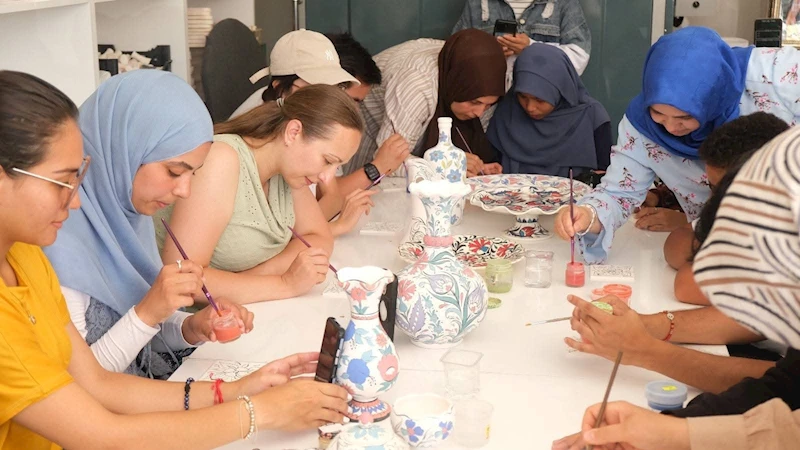Yabancı öğrenciler Sorgun’da çini atölyesini gezdi
