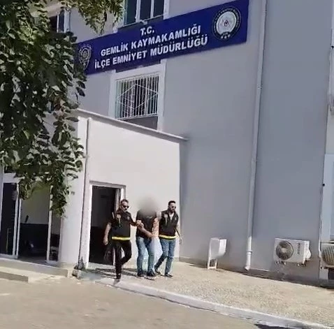 Gemlik’te kesinleşmiş hapis cezası bulunan 3 kişi yakalandı
