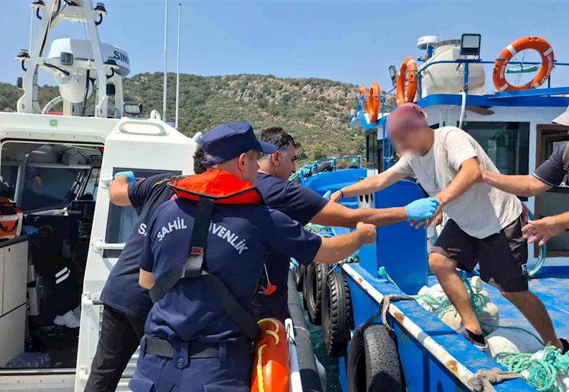Balıkçı teknesinde rahatsızlanan vatandaşa tıbbi tahliye
