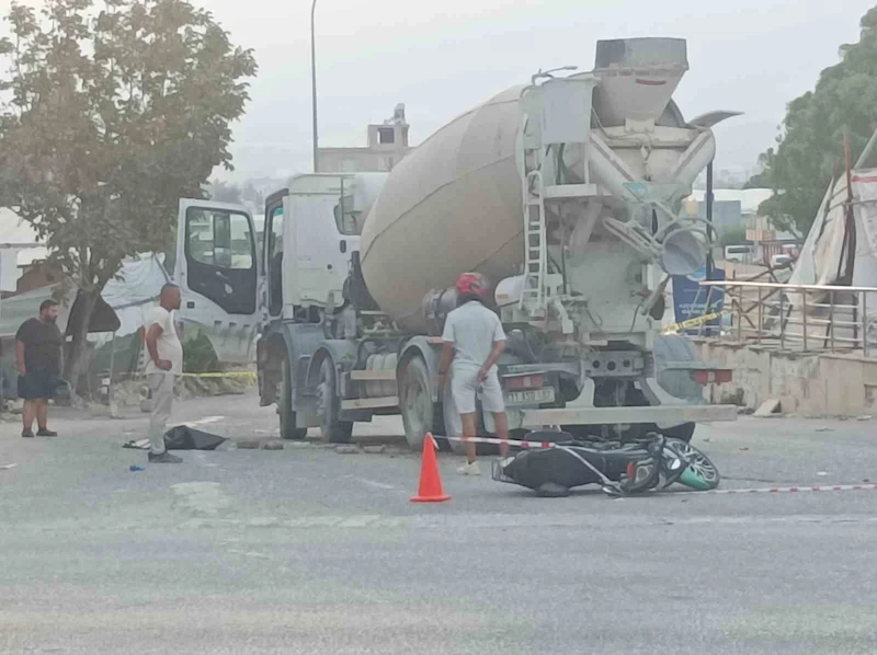 Beton mikseri motosikleti ezdi: 2 ölü
