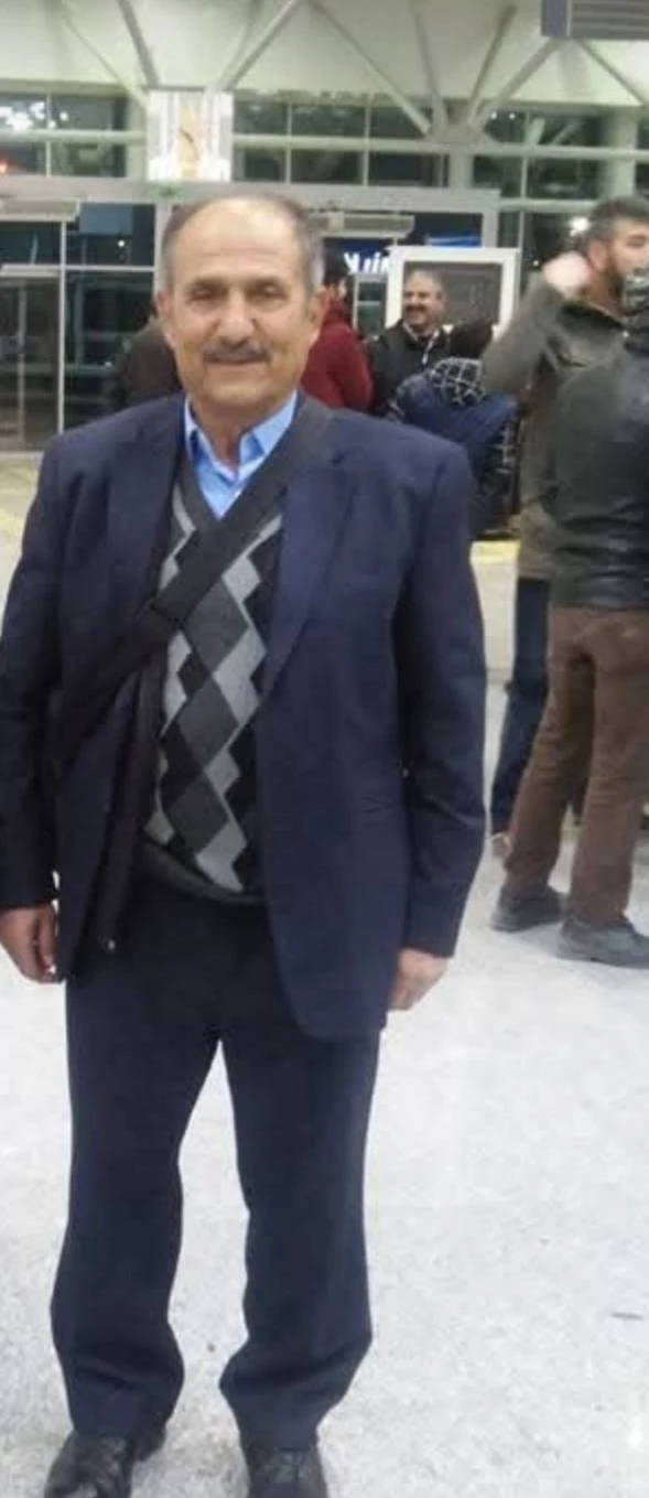 Tarladaki yangını söndürmek isterken alevlerin arasında kalarak yaşamını yitirdi
