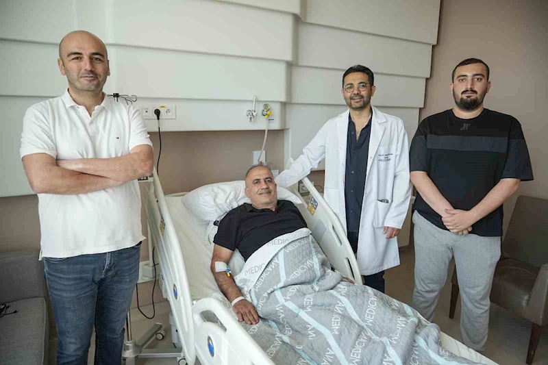 İki böbreğinde tümör tespit edilen hasta, kapalı cerrahiyle sağlığına kavuştu
