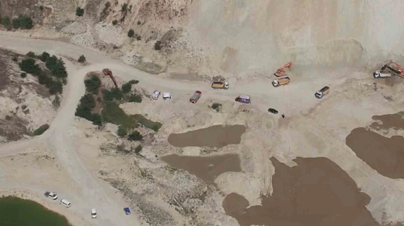 Silivri’de göçük altında kalan işçiyi arama çalışmaları devam ediyor
