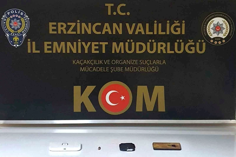 Ehliyet sınavında kopya düzeneği ele geçirildi
