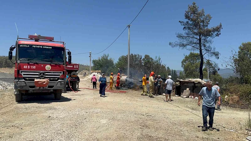 Bariyer yapımı sırasında çıkan kıvılcımlar yangına neden oldu

