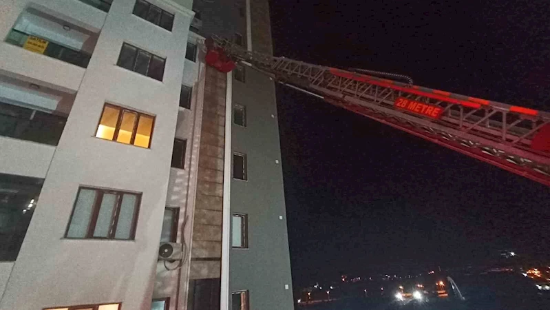 Mardin’de apartman dairesinde çıkan yangın söndürüldü
