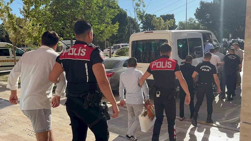 Manisa’daki emlak ofisinde çıkan silahlı kavgada 4 tutuklama
