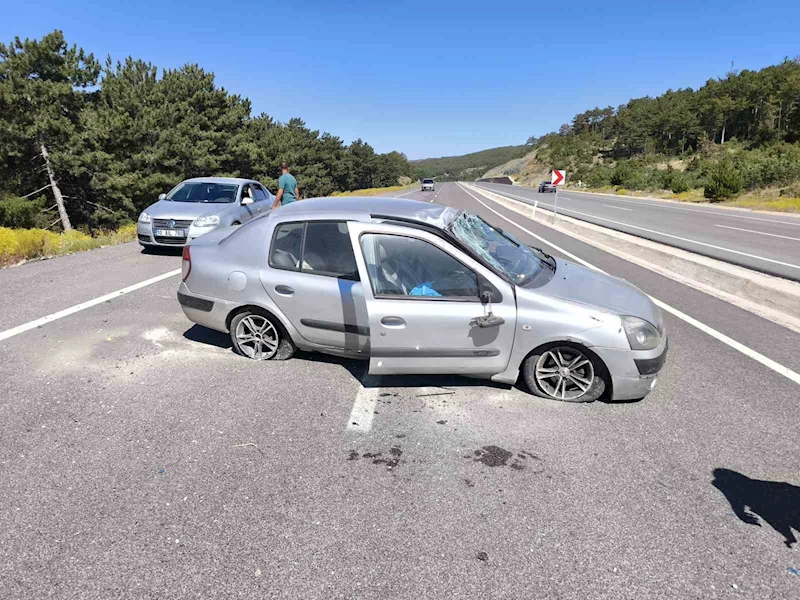 Tavşanlı’da otomobil takla attı: 3 yaralı
