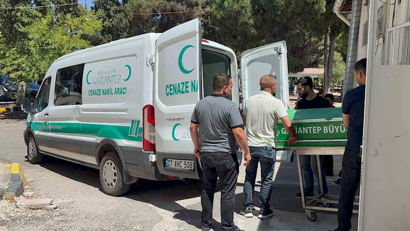 Gaziantep’te tır traktöre çarptı: 1 ölü, 1 yaralı
