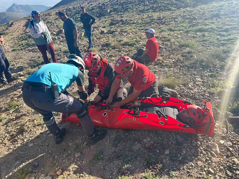 Erciyes’te yaralanan 2 dağcıya ulaşıldı
