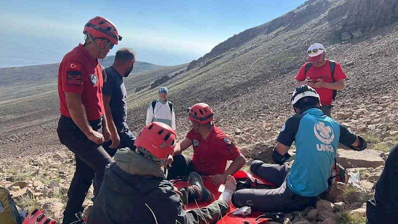 Mahsur kalan dağcılara böyle ulaşıldı
