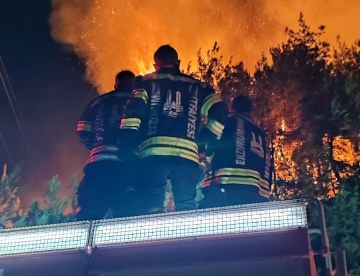 İşte Erzurum itfaiyesinin kahramanları
