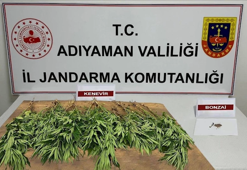 Jandarma ekipleri uyuşturucuya geçit vermiyor
