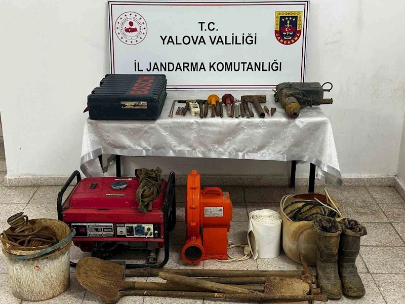 Yalova’da 3 defineci suçüstü yakalandı
