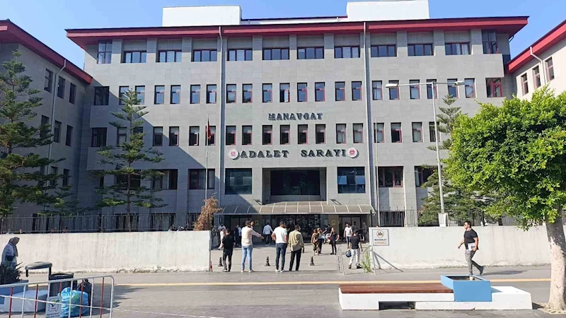 Baklava kutusunda 110 bin euro rüşvet iddiasıyla mahkemeye sevk edilen başkan yardımcısı tutuklandı
