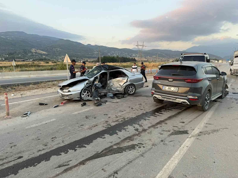 Osmaniye’de iki otomobil çarpıştı: 2 yaralı
