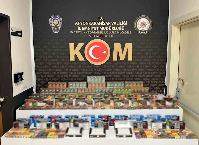 Polisten kaçak makaron ve tütün operasyonu
