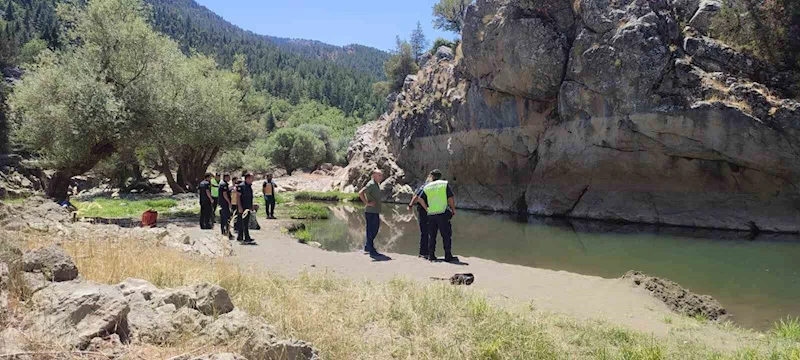 Deredeki girdabın yuttuğu kız kardeşlerin cansız bedenlerine ulaşıldı
