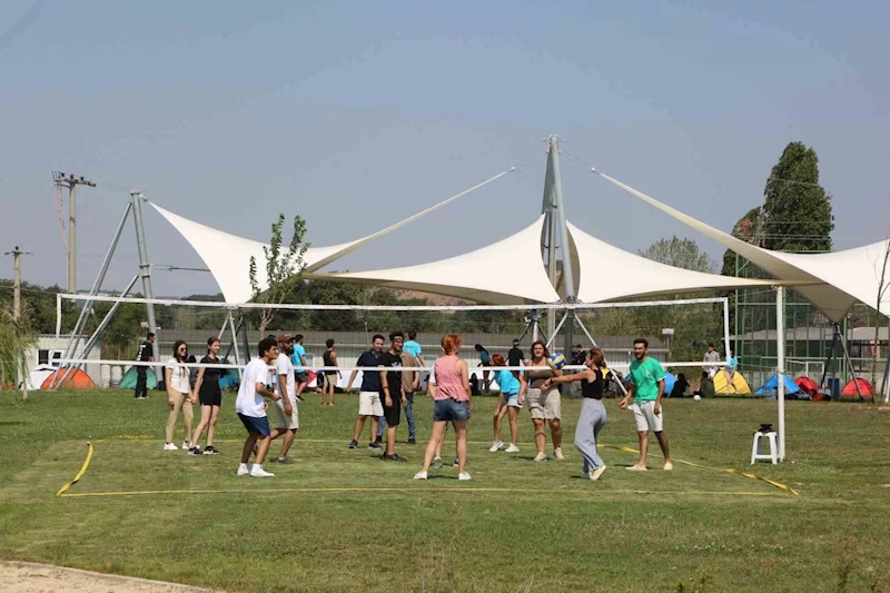 Dünya gençleri Fadıllı’da buluştu
