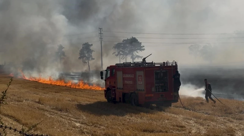 Kırlareli’nde çıkan anız yangında 3 ev zarar gördü
