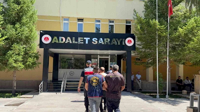 Bayburt’ta saman balyası hırsızlığına karışan 3 şüpheliye ev hapsi cezası verildi
