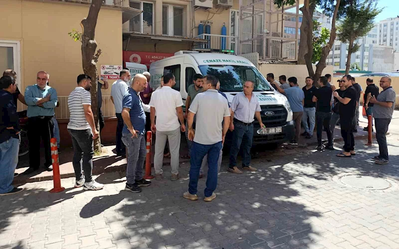 Taksi şoförünün hatasıyla ölen motosiklet sürücüsünün cenazesi adli tıptan alındı
