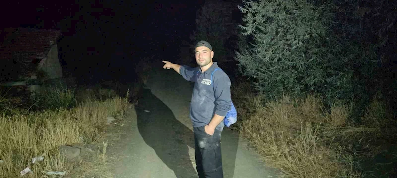 Cinlerin sardığı söylentisi sonrası terk edilen köyde sabahlamak istedi, besmeleler çekerek terk edilmiş evlere girdi
