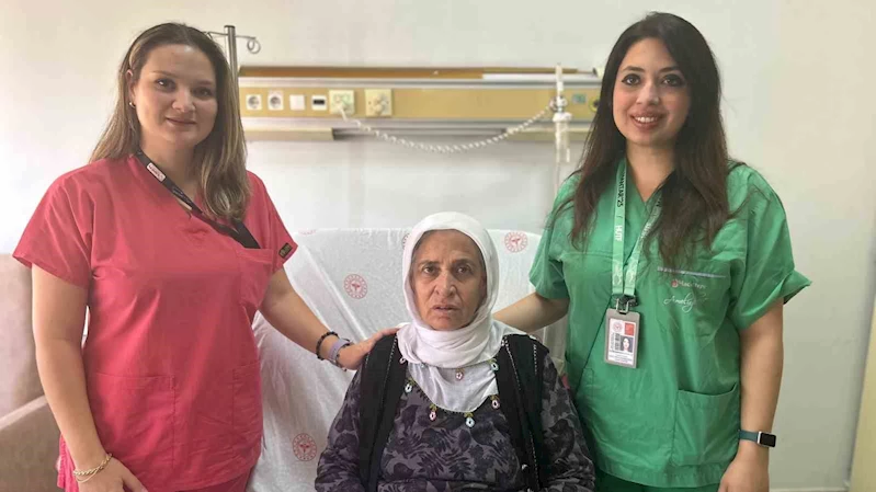 Kalbinin üzerinden 2 kiloluk kitle çıkarıldı
