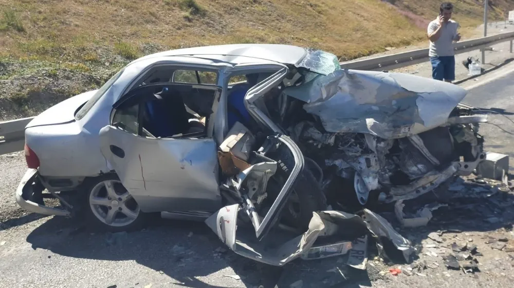 Erzincan’da feci kaza: 3 ölü, 6 yaralı
