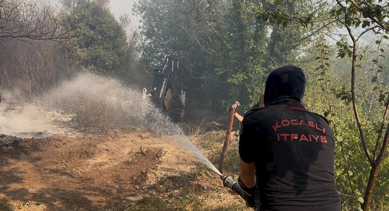 Kocaeli’deki orman yangınına 10 helikopter ve 6 uçakla müdahale sürüyor
