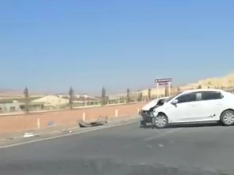 Kurtalan’da otomobil ile hafif ticari araç çarpıştı: 3 yaralı
