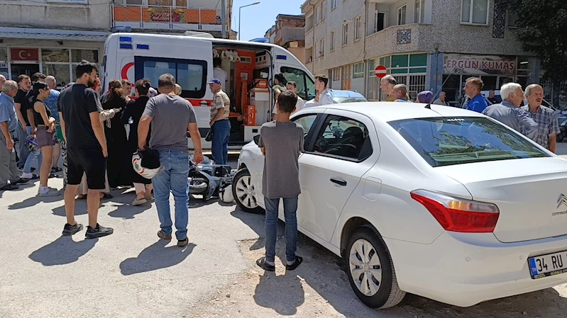 Motosiklet ile otomobil kafa kafaya çarpıştı
