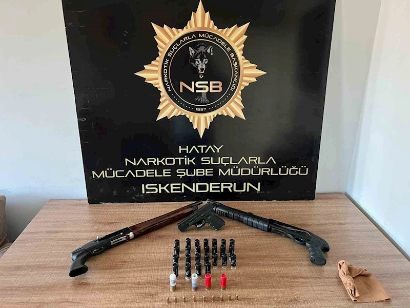 Hatay’da uyuşturucu operasyonunda silah ve mühimmat ele geçirildi
