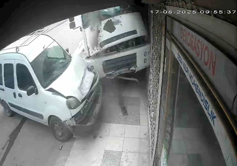 Freni boşalan arazöz ortalığı savaş alanına çevirdi: O anlar kamerada
