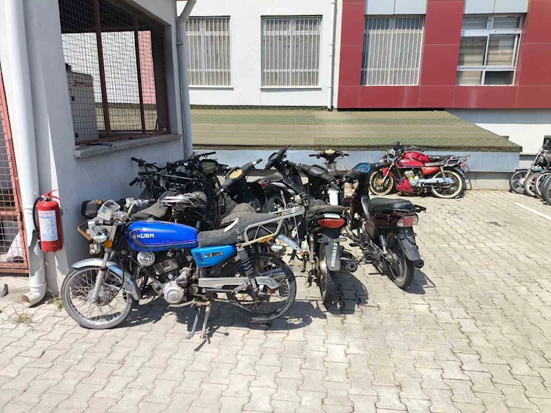 Bolvadin’de motosiklet denetimleri sürüyor
