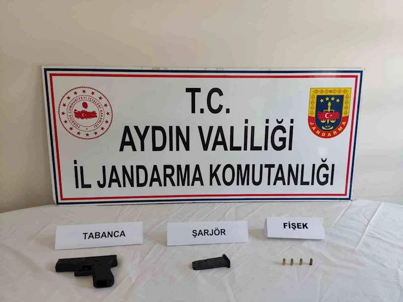 Ruhsatsız silah taşıyan 4 şüpheli yakalandı
