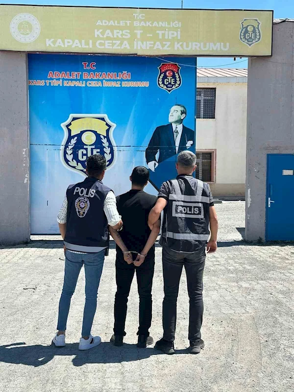 Sahte kimlikle Gürcistan’a kaçacaktı Kars’ta yakalandı
