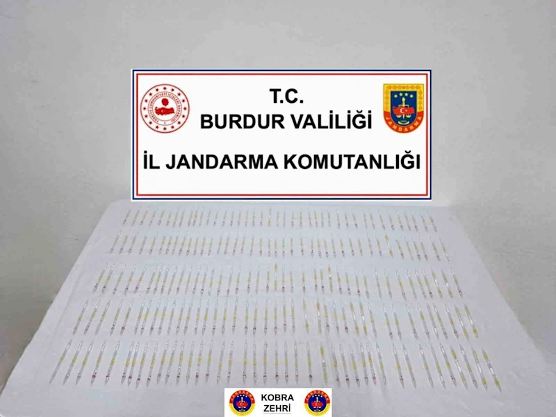 Burdur’da piyasa değeri 60 milyon lira olan 201 tüp kobra zehri ele geçirildi
