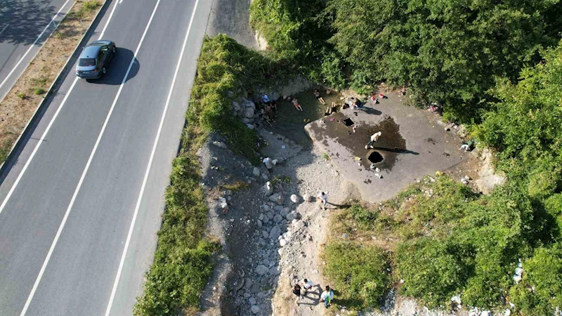 Kara yolunun kenarındaki şifalı kaynağı Ilıksu tesis bekliyor
