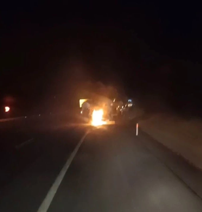 Osmaniye’de seyir halindeki tanker yandı
