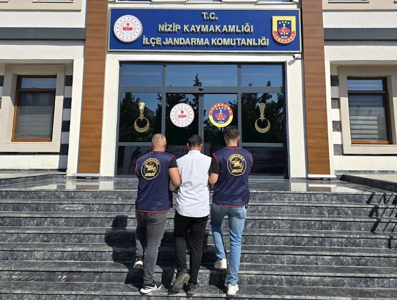 Kesinleşmiş hapis cezasıyla aranan uyuşturucu taciri yakalandı
