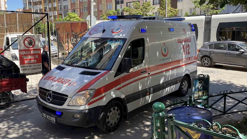 İnşaattan düşen işçi yaralandı
