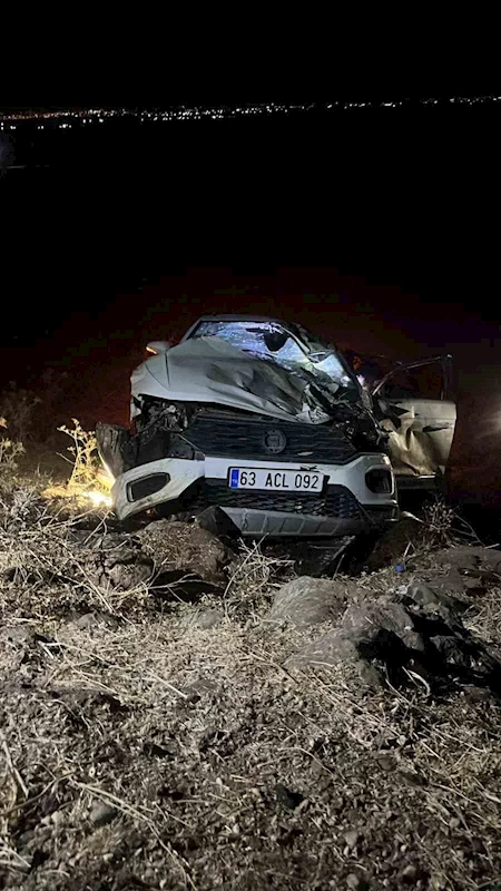 Diyarbakır’da otomobil şarampole devrildi: 1 ölü, 3 yaralı
