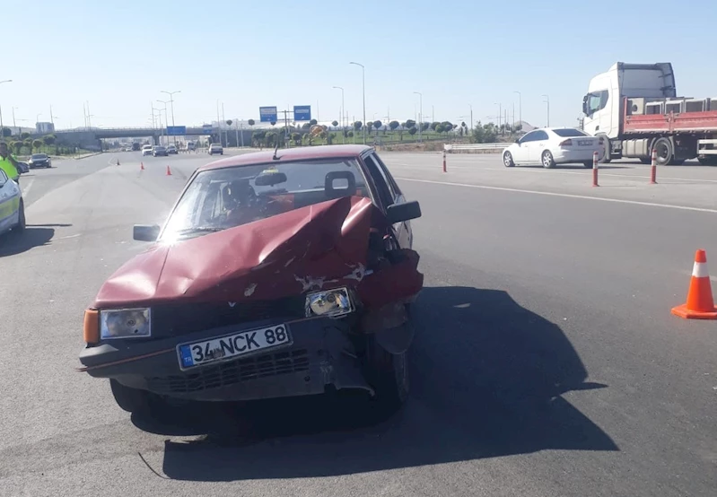 Malatya’da iki otomobil çarpıştı: 2 yaralı
