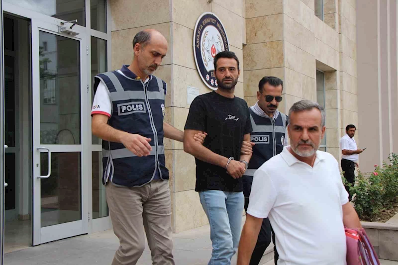 Amasya’da 19 yıl 11 ay hapis cezası ile aranan hükümlü, polise sokakta yakalandı
