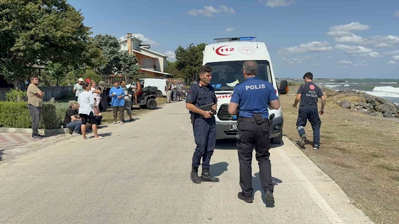 Samsun’da denizde boğulma tehlikesi geçiren yaşlı adam hastanelik oldu
