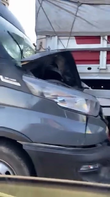 Bursa’da tır ve kamyonların karıştığı zincirleme kaza: 2 yaralı
