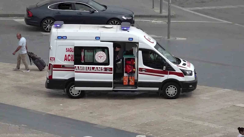 Meydanda merdivenlerden düşen şahıs yaralandı
