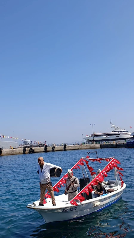 Seyitonbaşı Senin Kahramanın ekibi yoğun ilgi ve alkışlarla karşılandı
